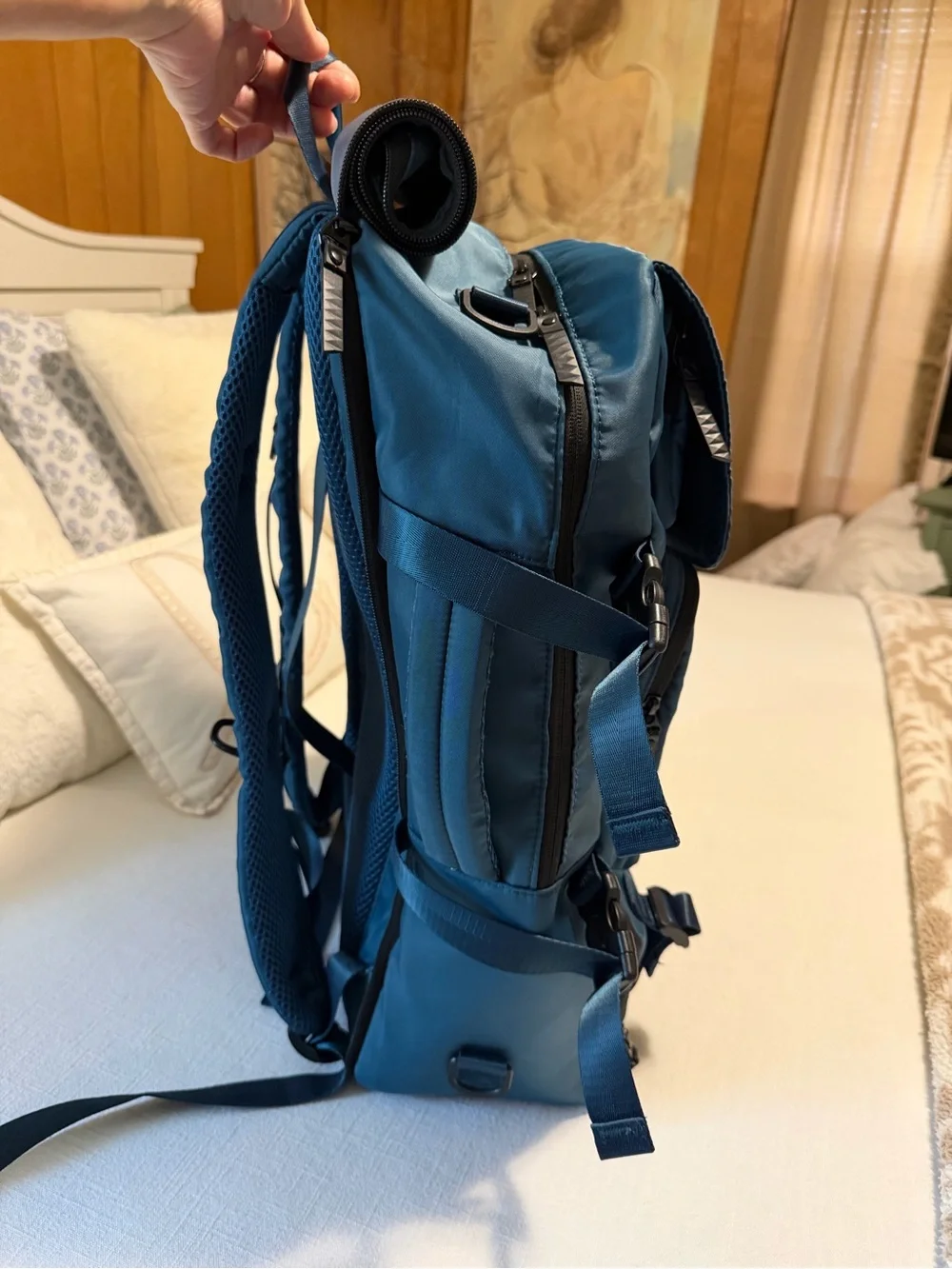 Blue Men's Travel Backpack with Multiple Compartments